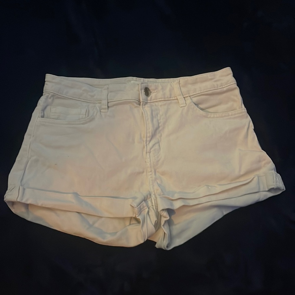h&m white jean shorts - size 6